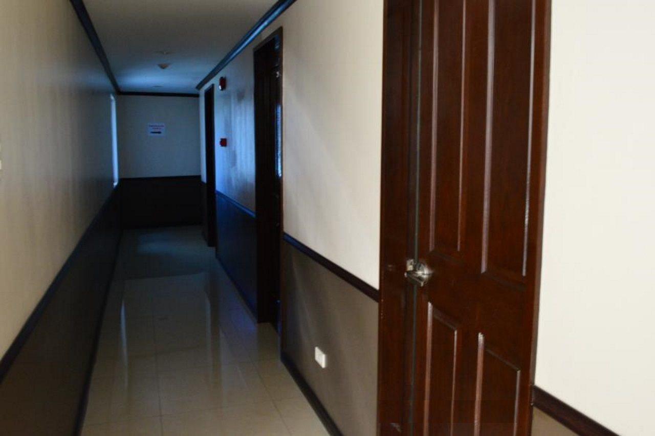 Cebu Fiesta Business Suites Экстерьер фото