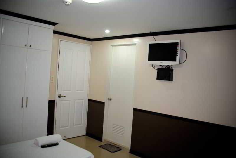 Cebu Fiesta Business Suites Экстерьер фото